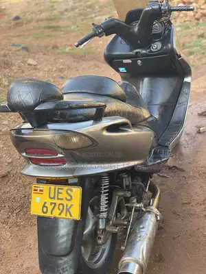 Photo - Yamaha Majesty 2017 Gray