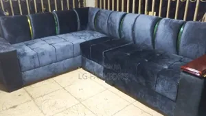 Corner/L Sofa.