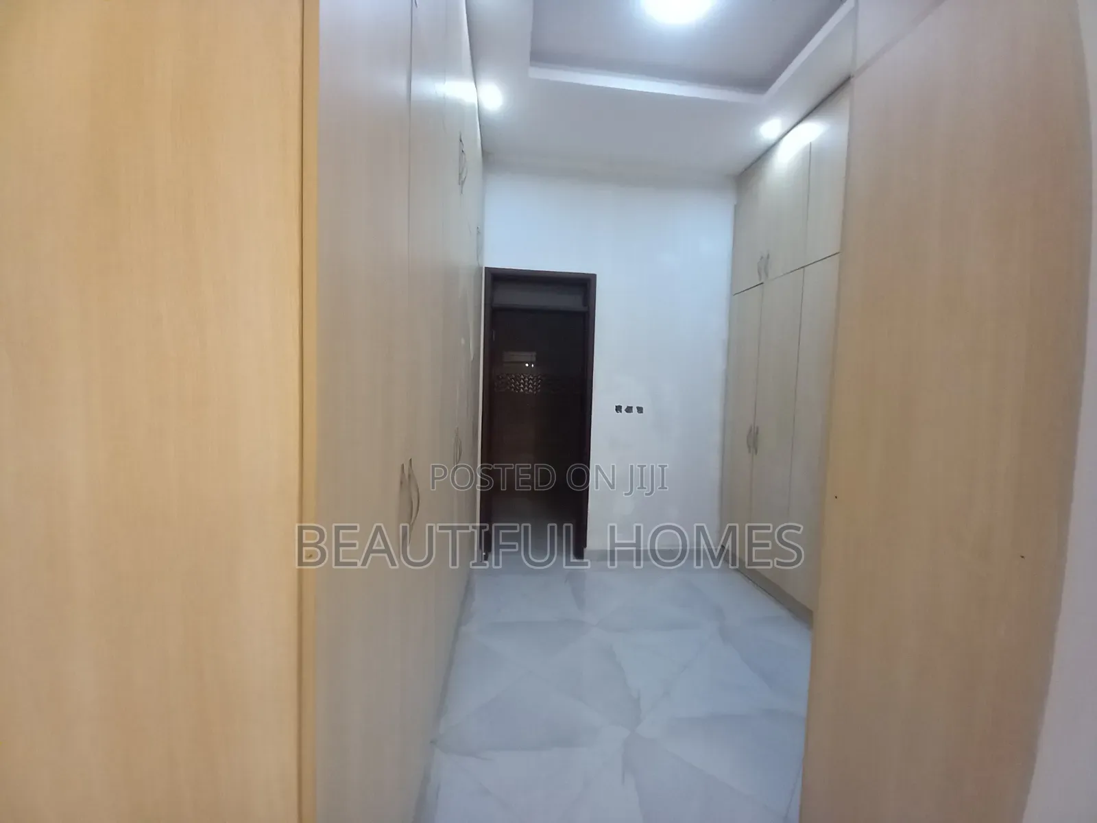 Furnished 5bdrm Mansion in Kira for sale