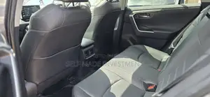Toyota RAV4 2022 Gray