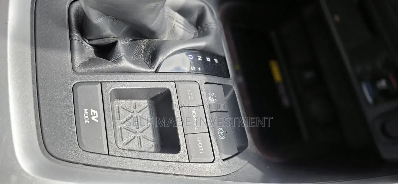 Toyota RAV4 2022 Gray