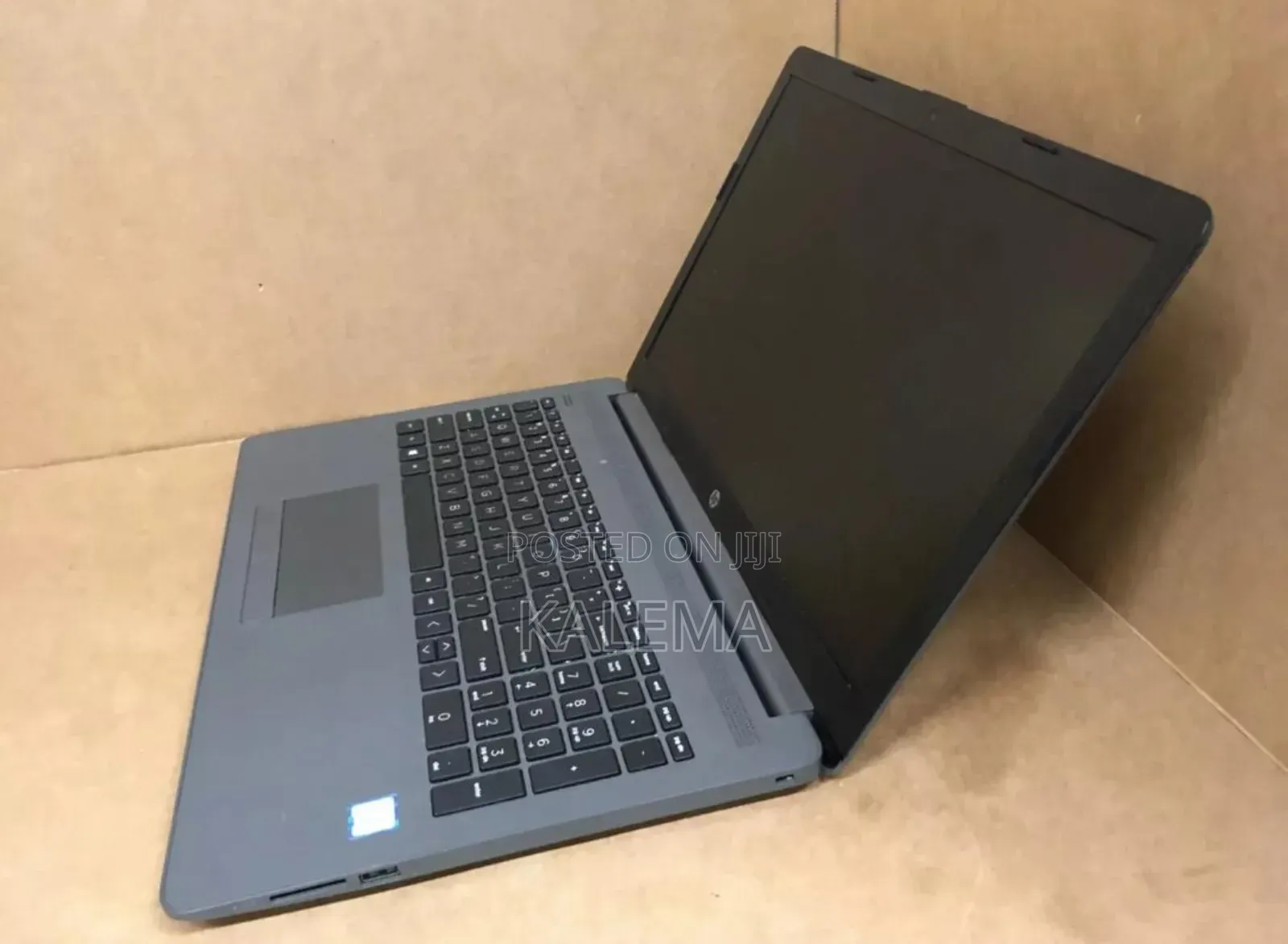 Laptop HP 250 G8 8GB Intel Core I5 HDD+SSD 500GB