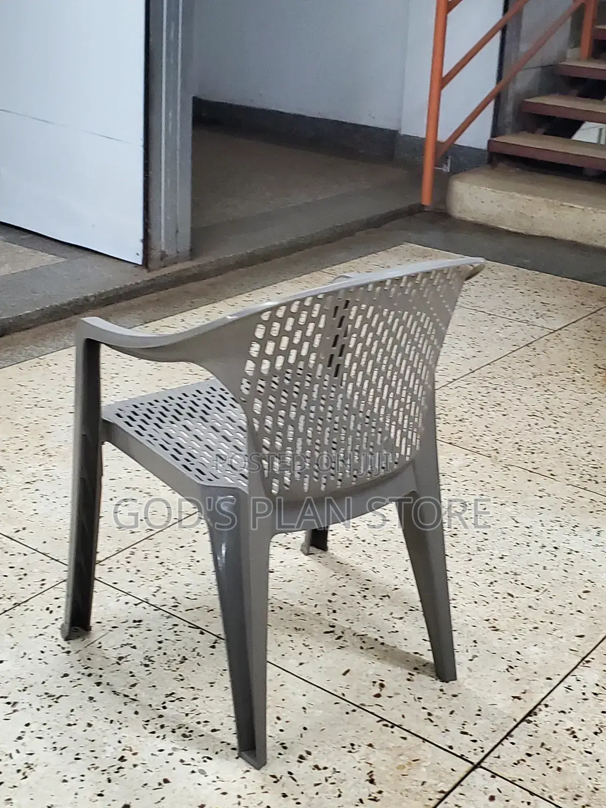 Plastic Chairs Plastic Chairs