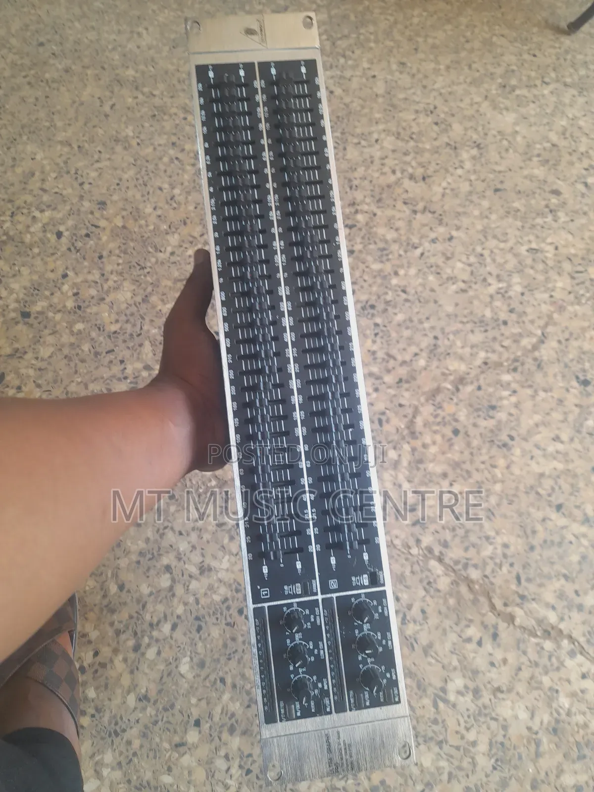Beringer Graphics Equalizer