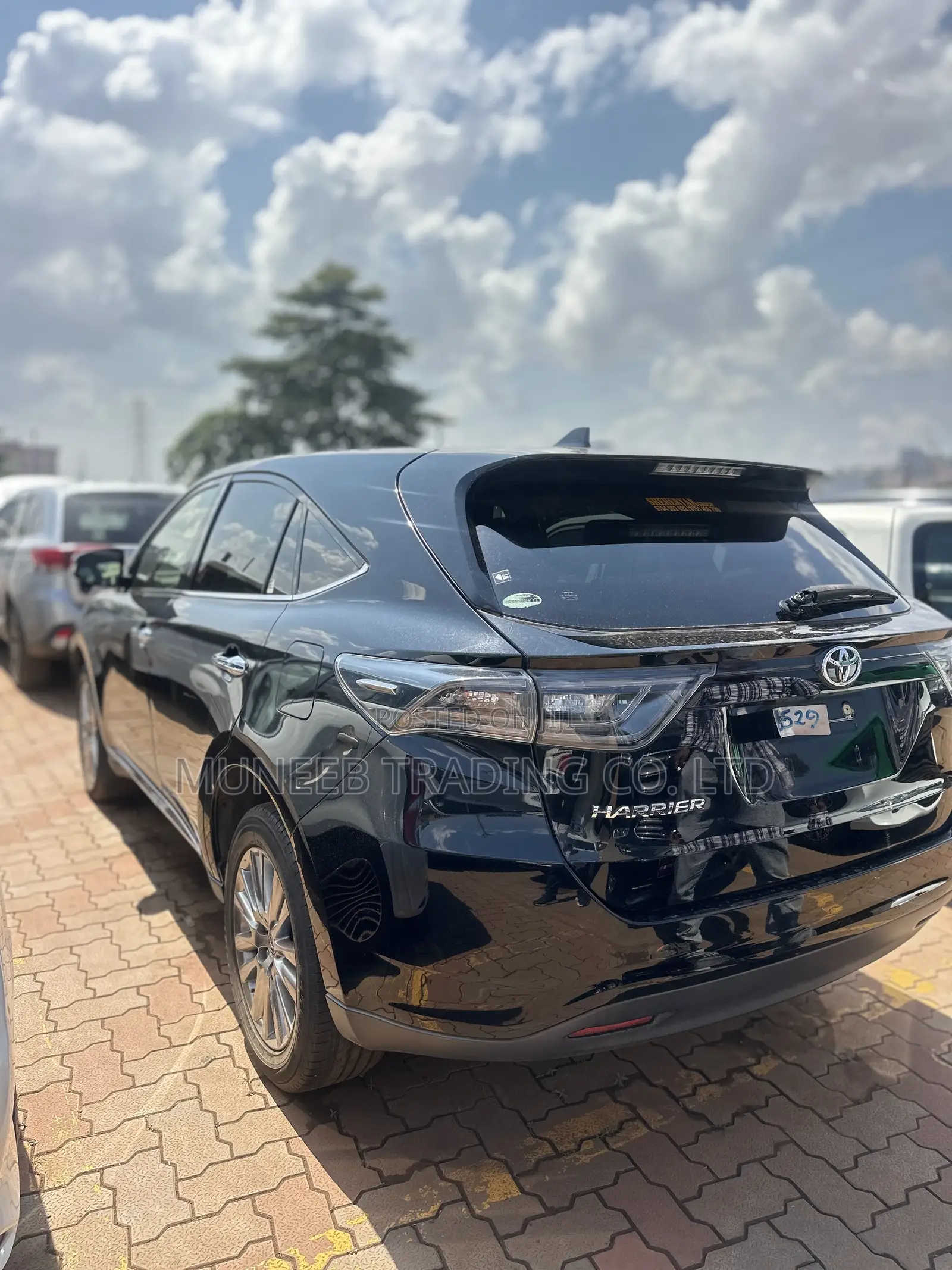 Toyota Harrier 2.0 2016 Black
