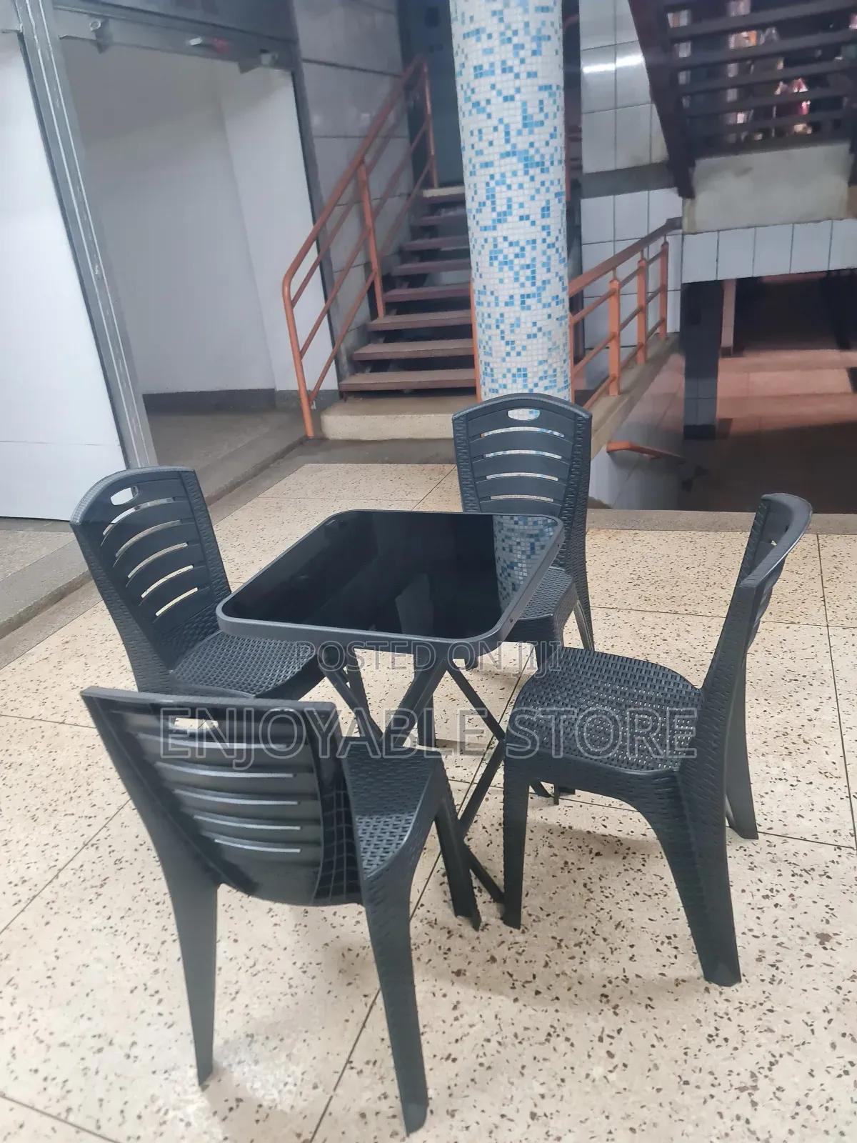 Plastic Chairs and Foldable Glass Table Plastic Chairs