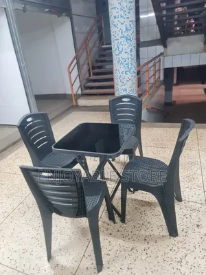 Plastic Chairs and Foldable Glass Table Plastic Chairs