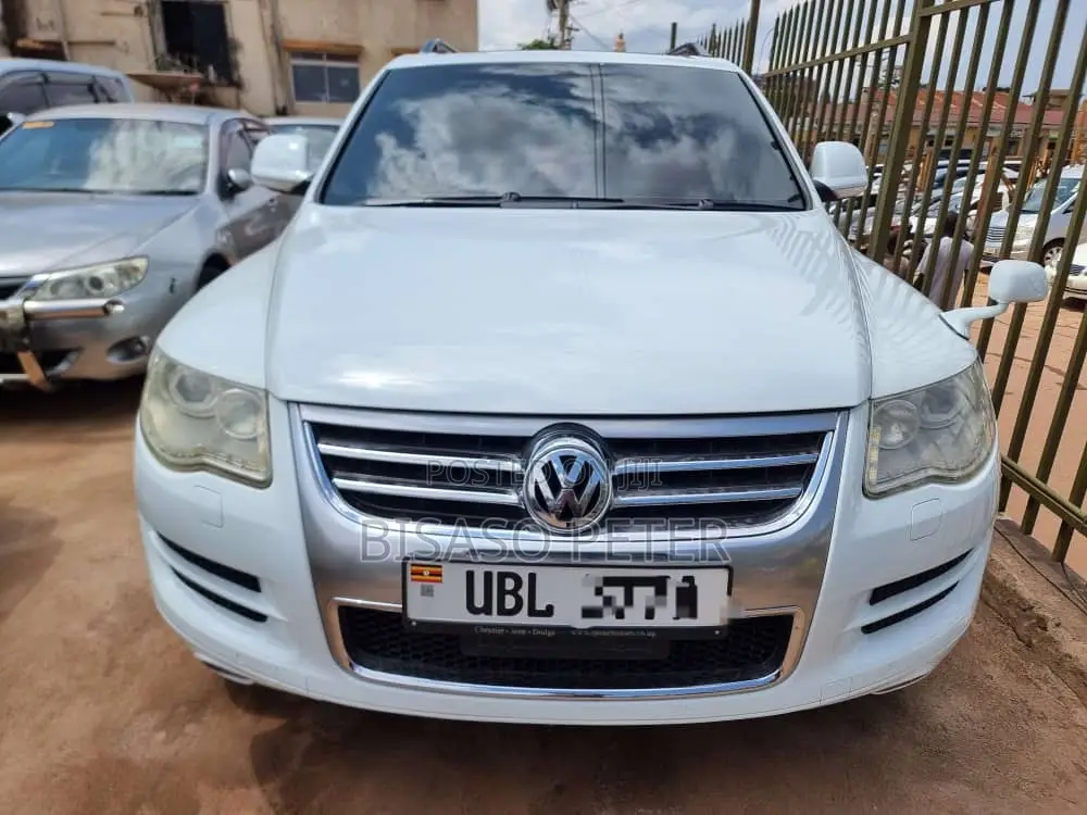 Volkswagen Touareg 2010 White