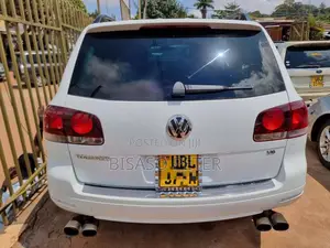 Volkswagen Touareg 2010 White