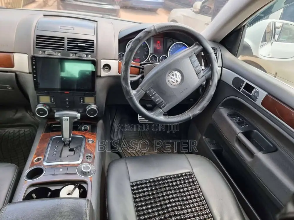 Volkswagen Touareg 2010 White