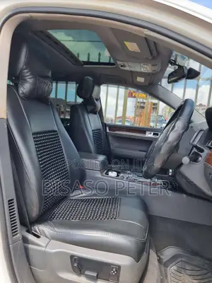 Volkswagen Touareg 2010 White