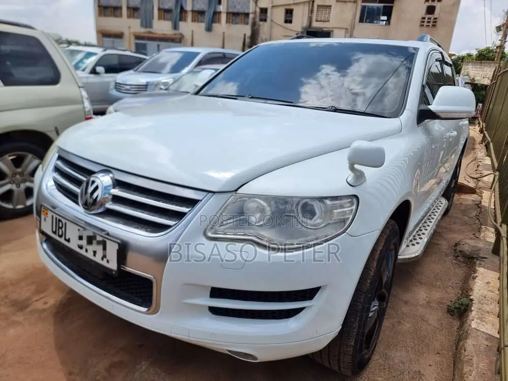 Volkswagen Touareg 2010 White