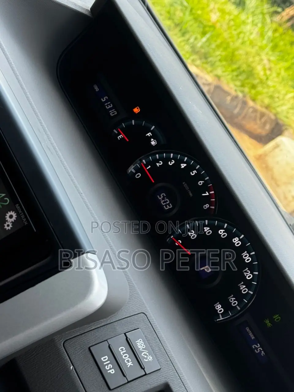 Toyota Noah 2.0 143hp AWD (7 Seater) 2013 Gray
