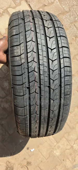 Photo - 235/55r19 Grand Tourer