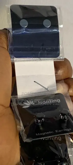 Black Plain Magnetic Earpins