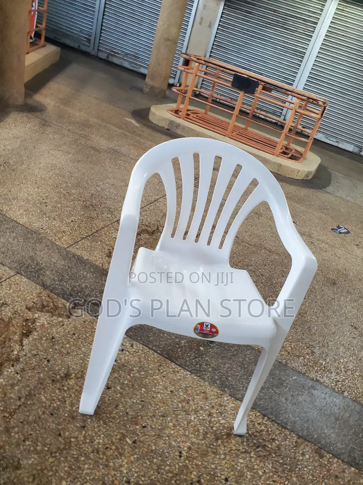 Armrest Plastic Chairs Plastic Chairs (Mukwano)