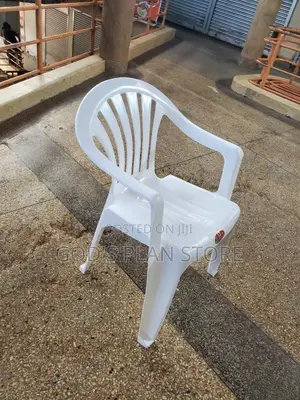 Armrest Plastic Chairs Plastic Chairs (Mukwano)