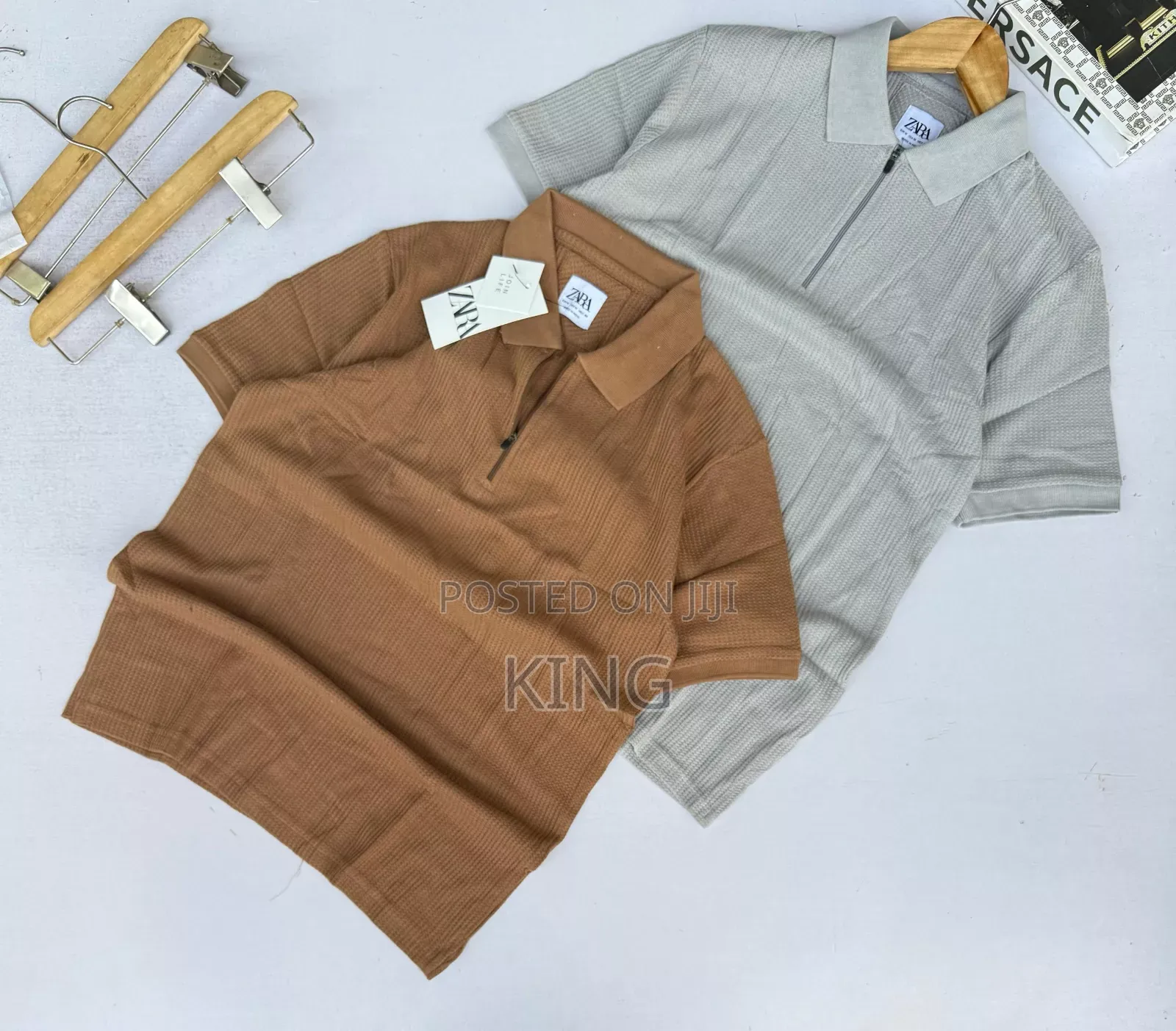 Vust Colar Neck T-Shirts