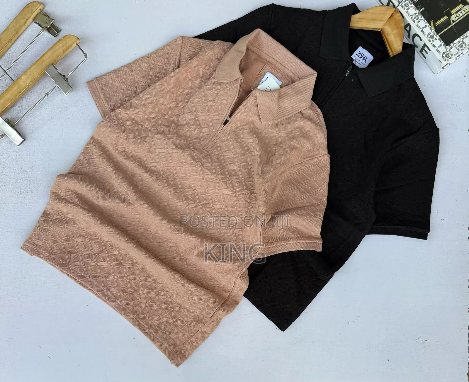 Vust Colar Neck T-Shirts