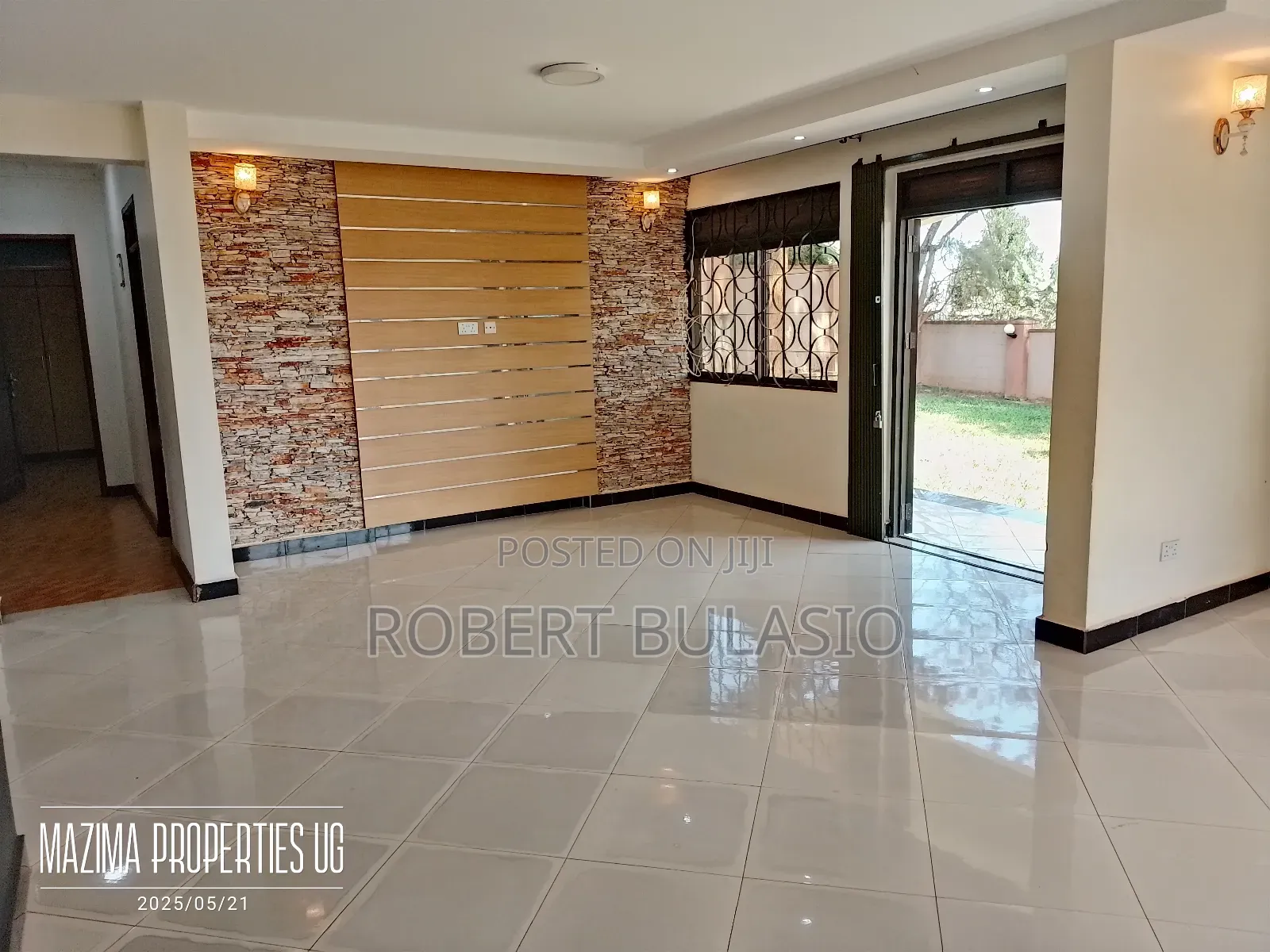 3bdrm Bungalow in Kira Kasangati Road for rent