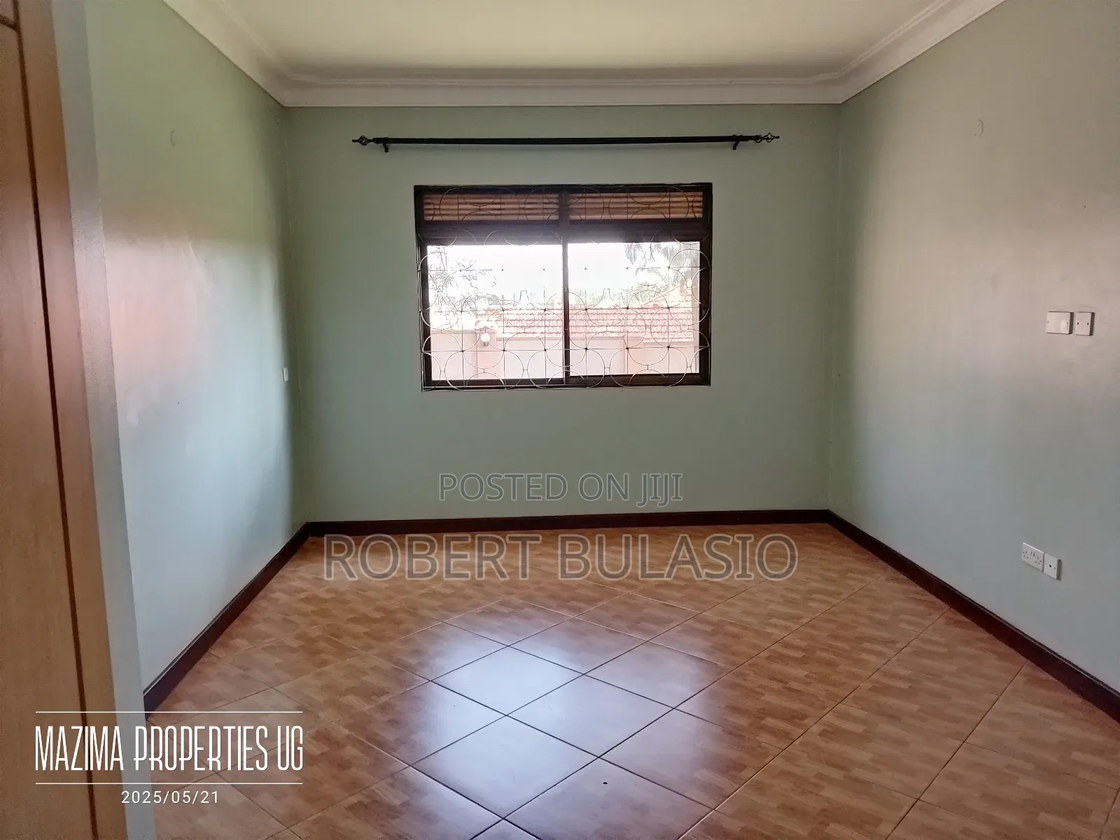 3bdrm Bungalow in Kira Kasangati Road for rent