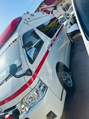 Toyota Grand HiAce 2015 White