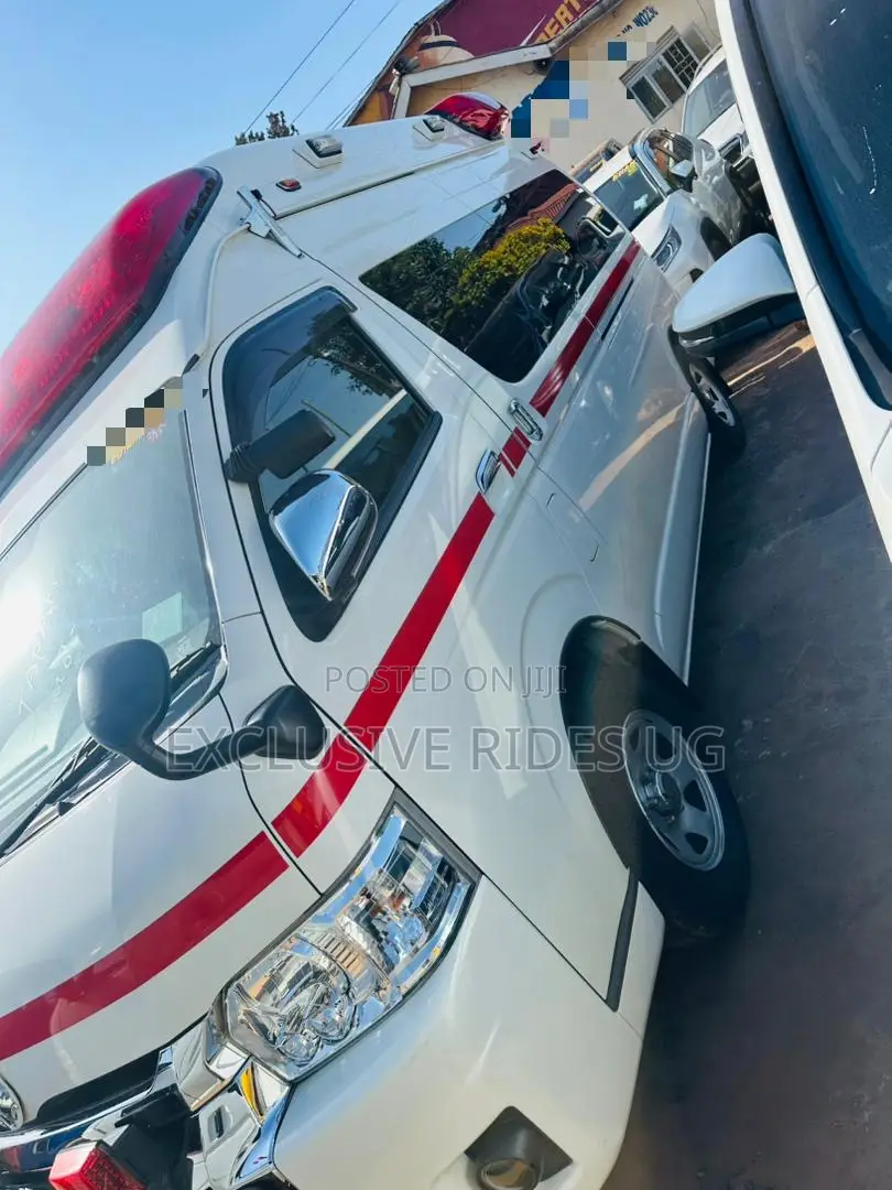 Toyota Grand HiAce 2015 White