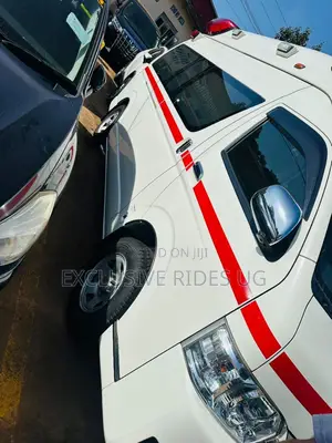 Toyota Grand HiAce 2015 White
