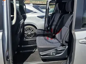 Toyota Noah 2.0 AWD (8 Seater) 2018 Silver