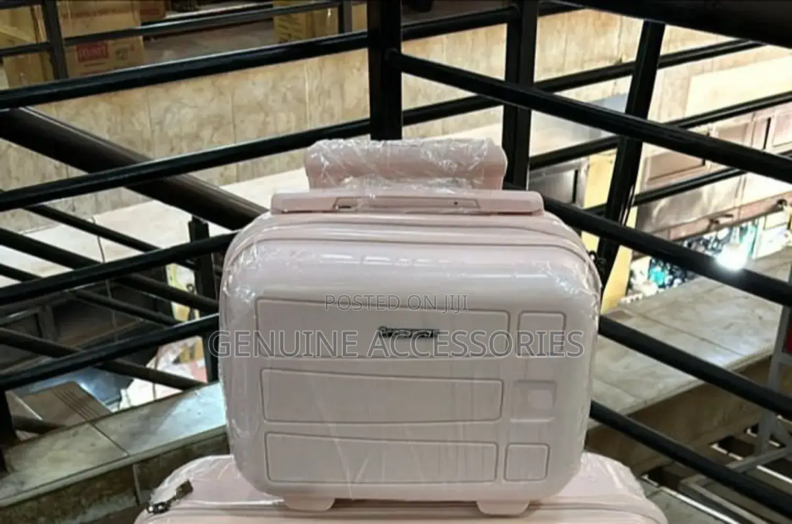 Light Weight Hand Case