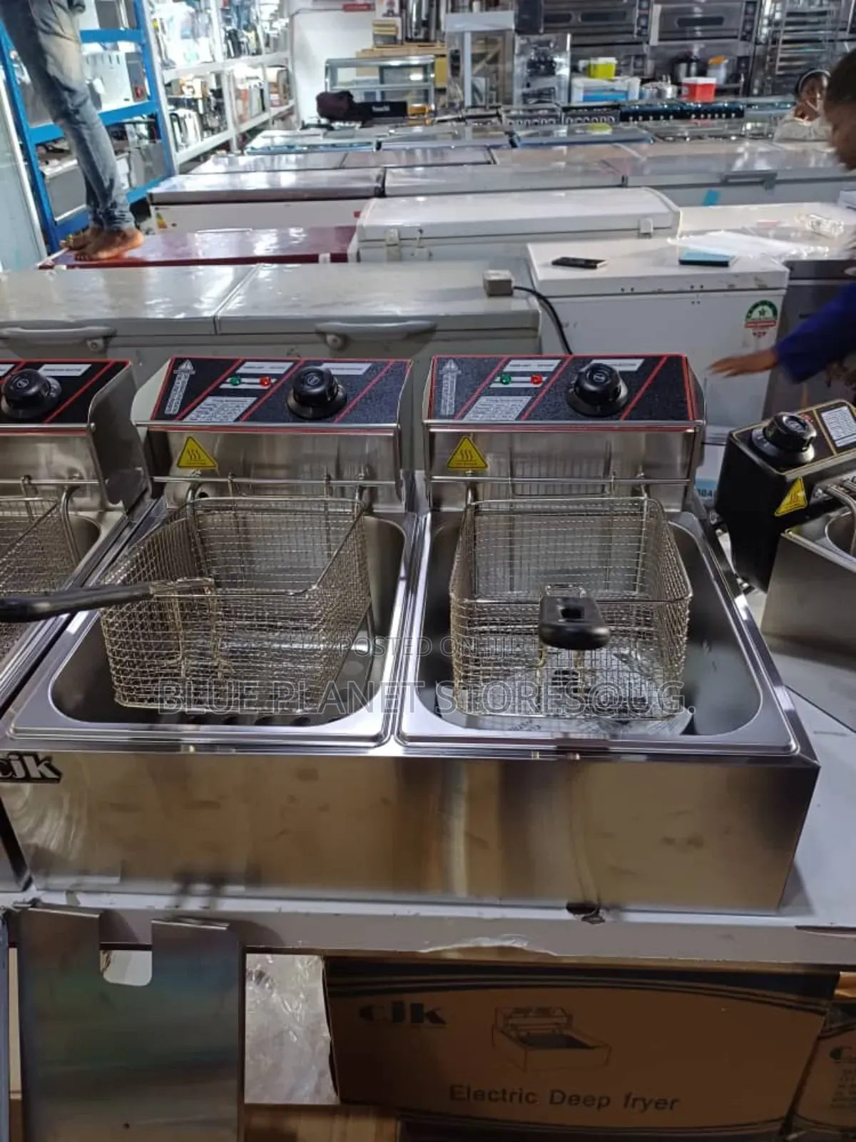 CJK 12litres Electric Deep Fryers \\ 2.5kw + 2.5kw \\ Cjk82