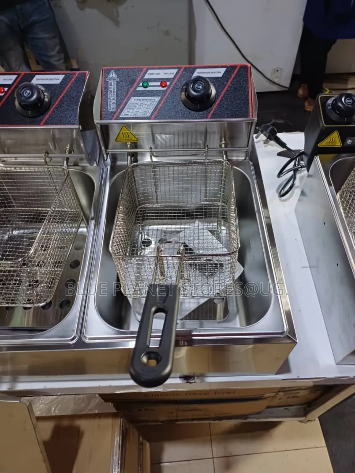 CJK 12litres Electric Deep Fryers \\ 2.5kw + 2.5kw \\ Cjk82