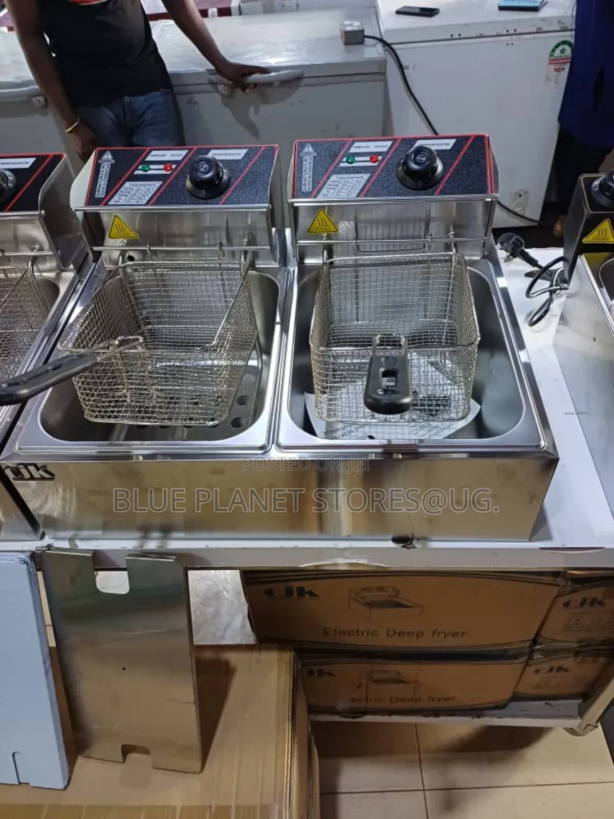 CJK 12litres Electric Deep Fryers \\ 2.5kw + 2.5kw \\ Cjk82