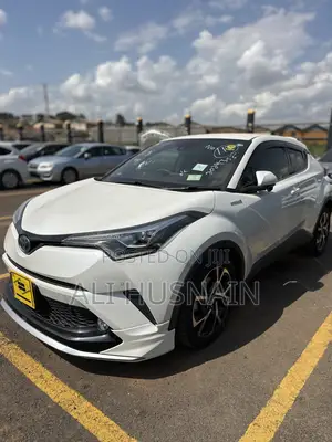 Photo - Toyota C-HR 2017 White