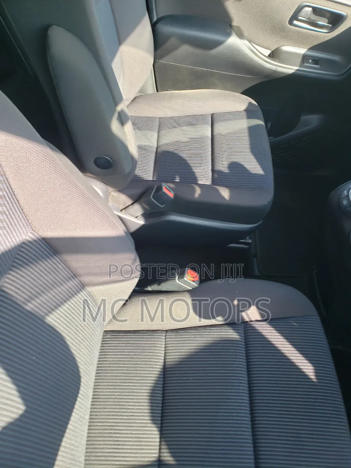 Toyota Noah 2.0 AWD (8 Seater) 2018 Silver