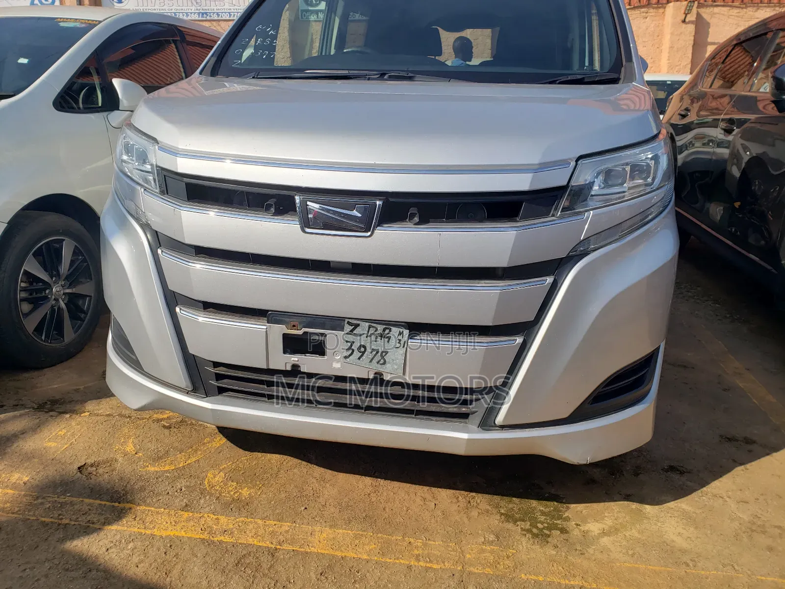 Toyota Noah 2.0 AWD (8 Seater) 2018 Silver