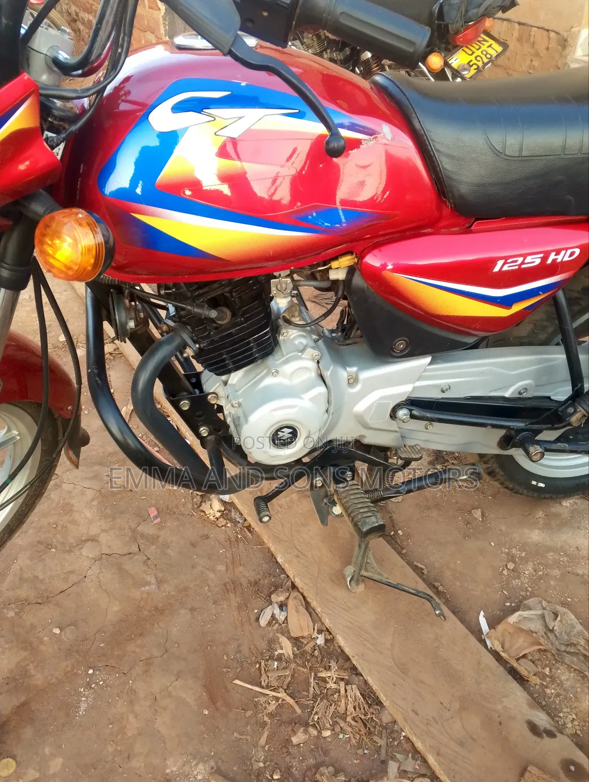Bajaj Boxer 125 2024 Red