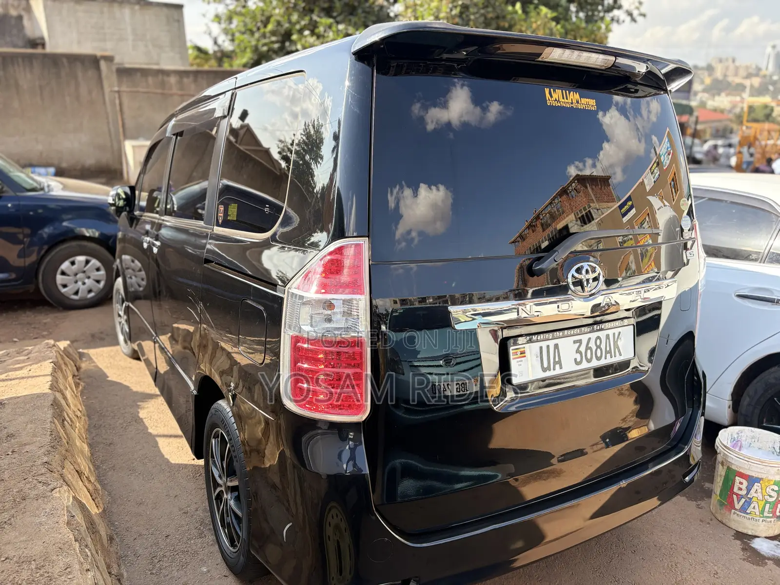 Toyota Noah 2.0 158hp FWD (8 Seater) 2009 Black