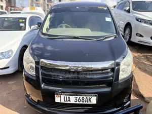 Toyota Noah 2.0 158hp FWD (8 Seater) 2009 Black