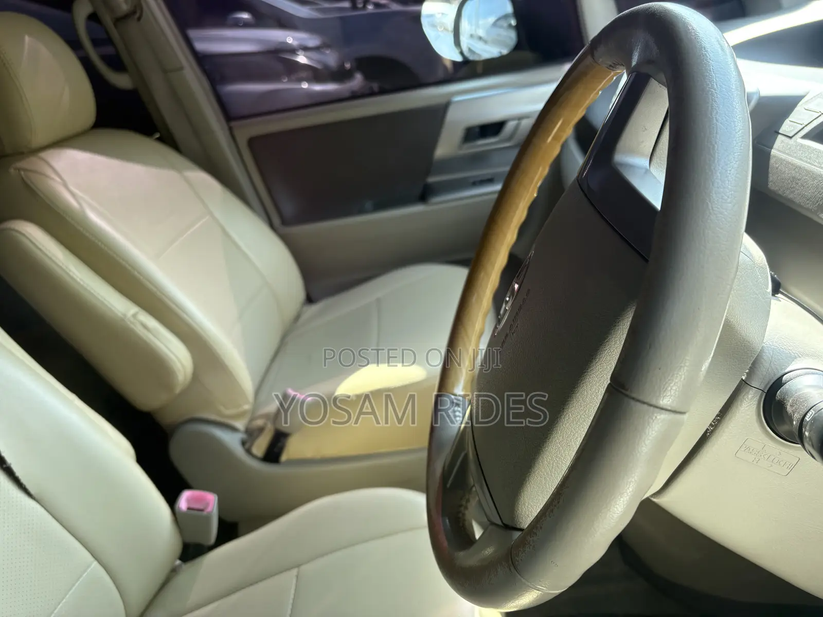 Toyota Noah 2.0 158hp FWD (8 Seater) 2009 Black