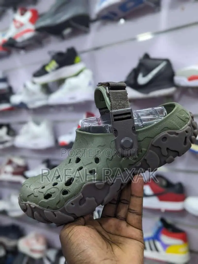 New Classic Men’S Atlas All-Terrain MTN Crocs