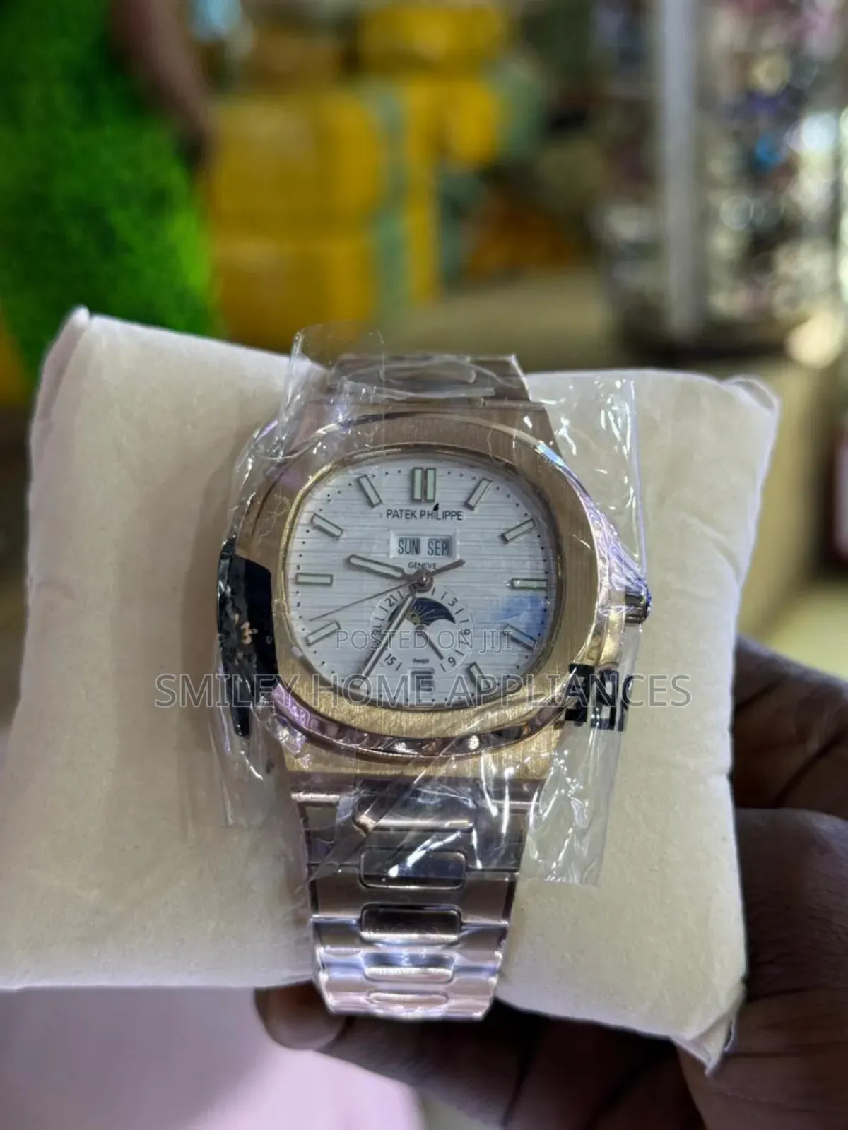 20% Discount Sale on Patek Philippe Analog Wrist Watch
