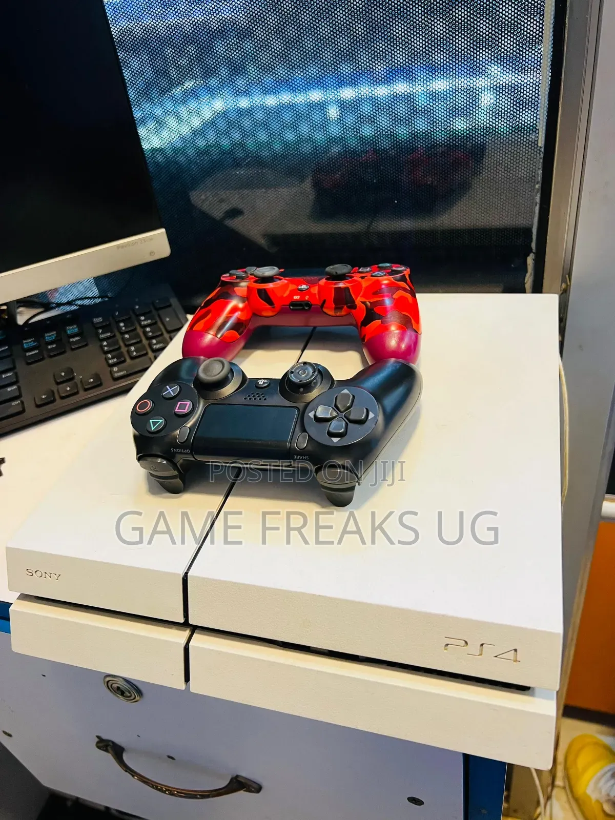 Ps4 With Two Controllers