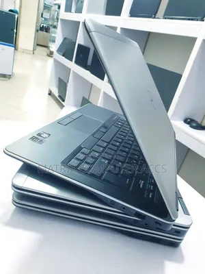 Laptop Dell Latitude 7400 4GB Intel Core I7 HDD 500GB