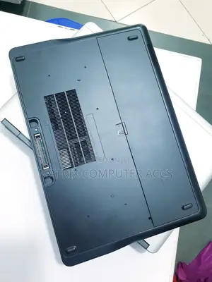 Laptop Dell Latitude 7400 4GB Intel Core I7 HDD 500GB