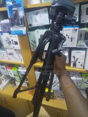 Candac Professional Tripod