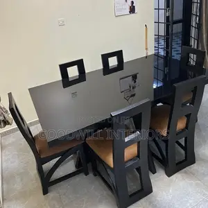 Nice Looking Six Seater Dinning Table
