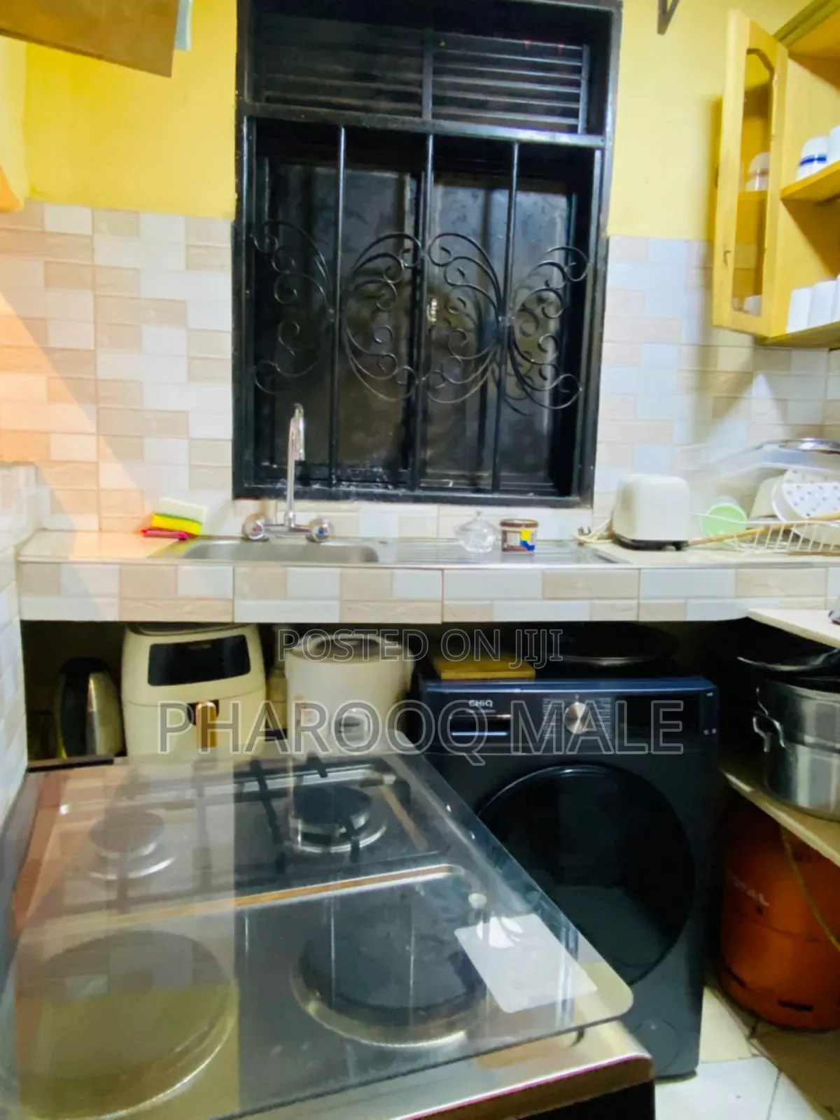 Furnished Studio Apartment in Home For Rent, Central Division for rent