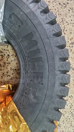 700r15 Original Ceat Tyes
