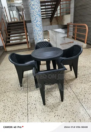 Photo - Sofa Plastic Chairs and Table for Garden/Bars/Beach
